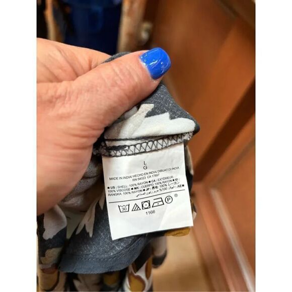 Old Navy L steel blue floral pattern sundress w- smocked back and adjustable str - Picture 8 of 8